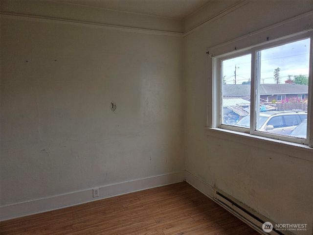 907 S 4th Avenue, Kelso, WA 98626