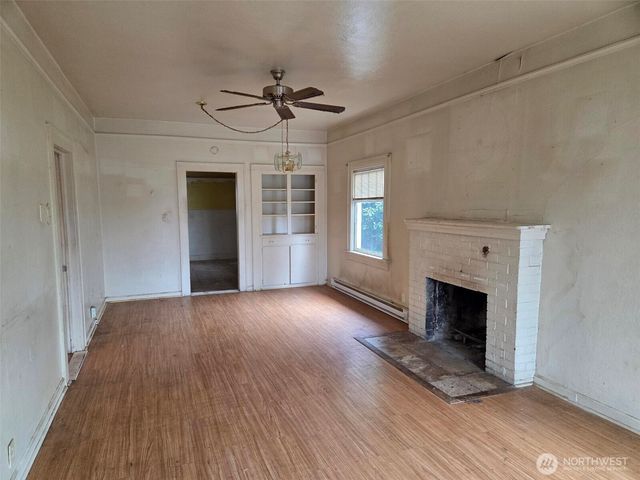 907 S 4th Avenue, Kelso, WA 98626