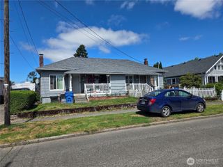 907 S 4th Avenue, Kelso, WA 98626