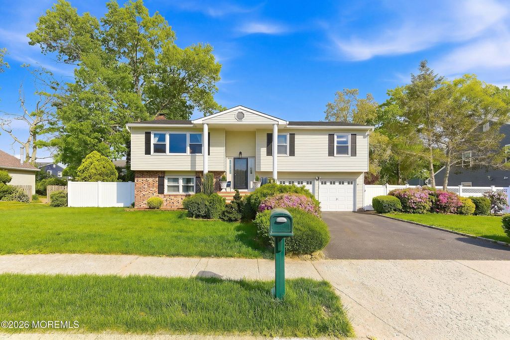 85 Bristlecone Drive, Howell, NJ 07731