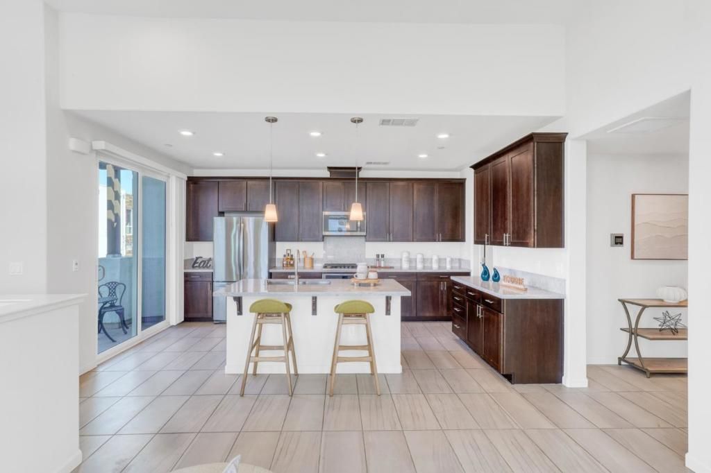 Image 6 of property listing at 218 William Manly Street 6, San Jose, CA 95136