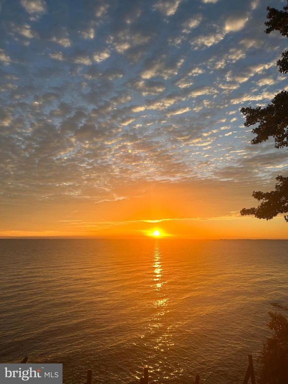 Image 9 of property listing at 517 BROADWATER WAY, Gibson Island, MD 21056