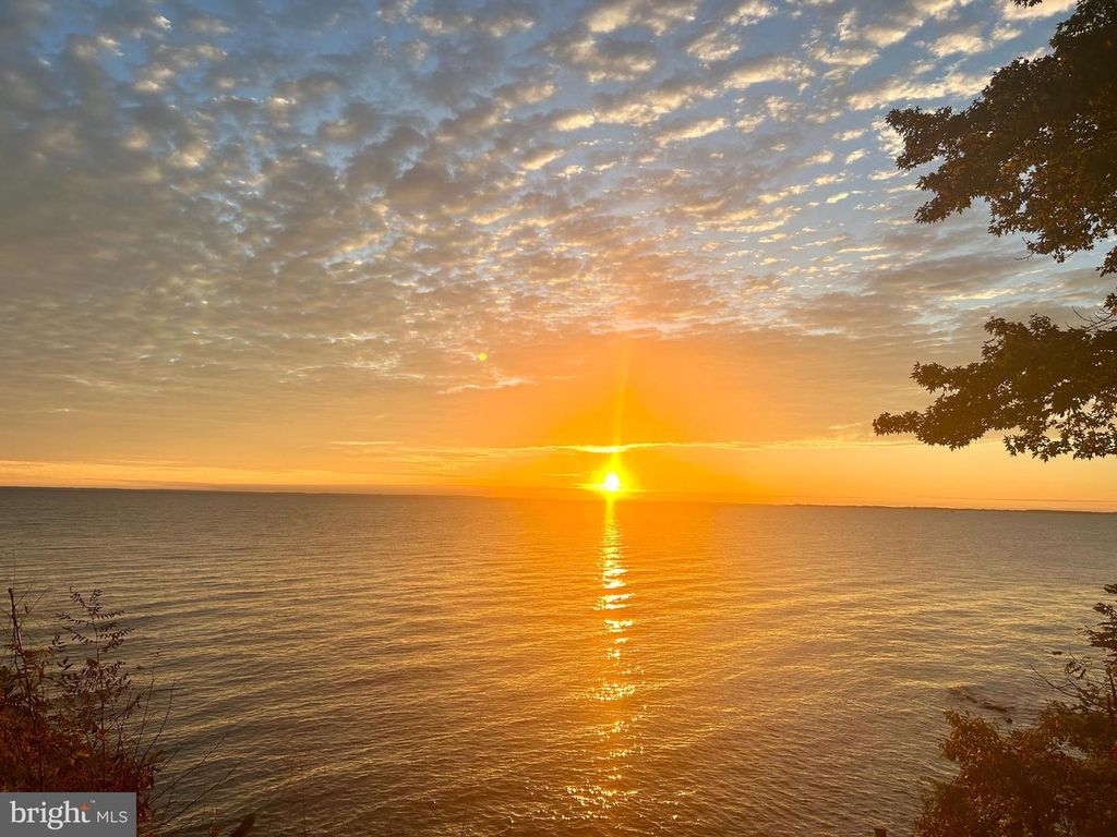 Image 8 of property listing at 517 BROADWATER WAY, Gibson Island, MD 21056