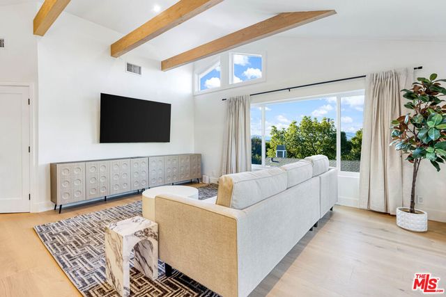 4041 Davana Road, Los Angeles, CA 91423