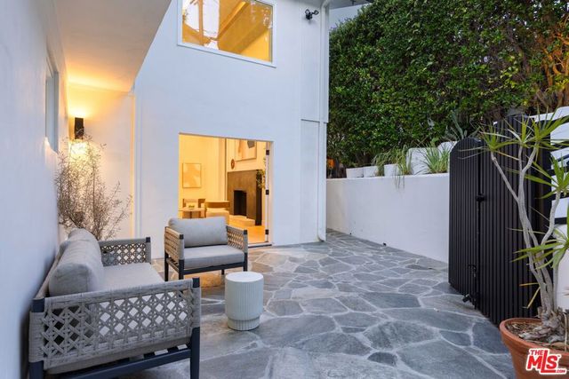 4041 Davana Road, Los Angeles, CA 91423