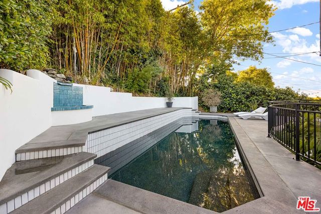 4041 Davana Road, Los Angeles, CA 91423