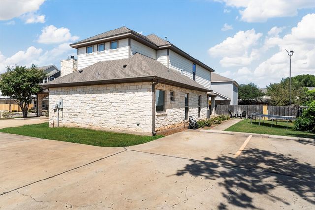 2016 S 11th Street, Waco, TX 76706