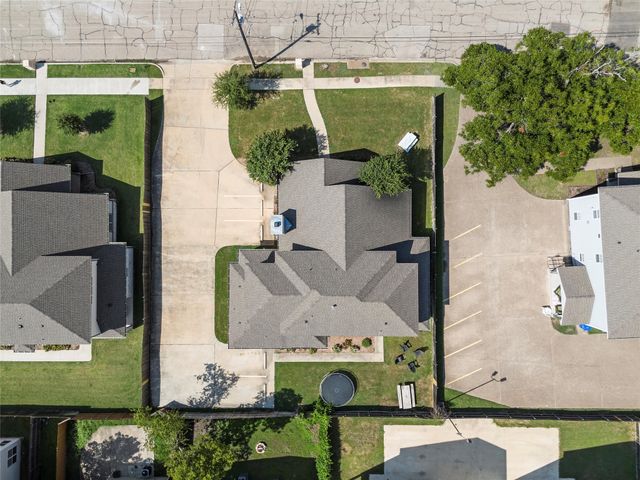 2016 S 11th Street, Waco, TX 76706
