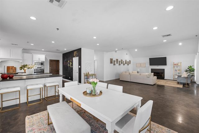 2016 S 11th Street, Waco, TX 76706