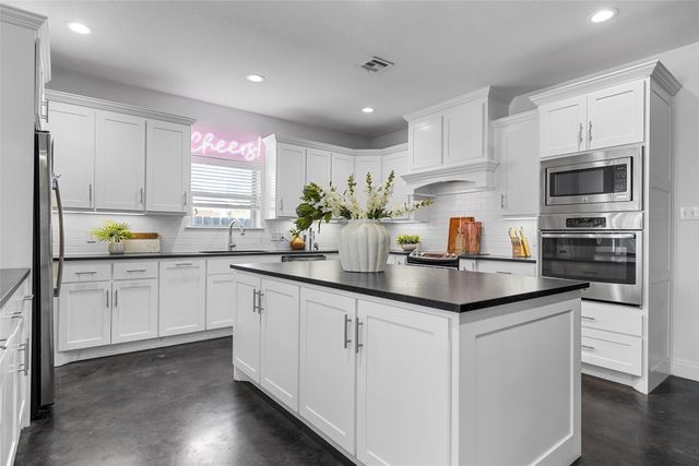 2016 S 11th Street, Waco, TX 76706