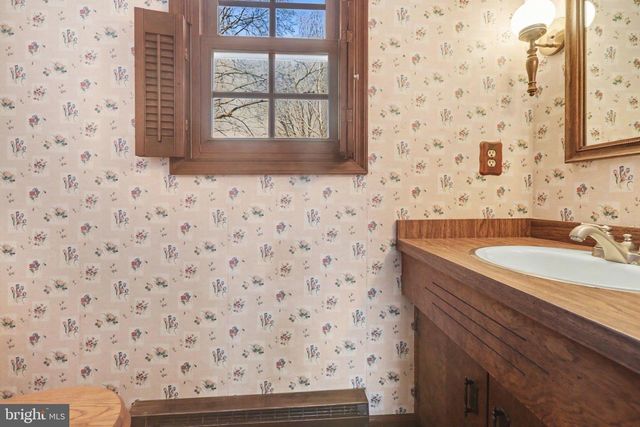 2 PLYMOUTH CIR, Hershey, PA 17033