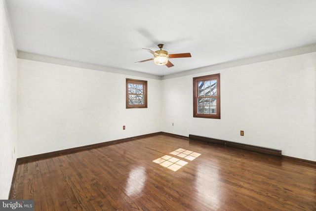 2 PLYMOUTH CIR, Hershey, PA 17033