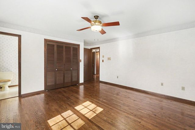 2 PLYMOUTH CIR, Hershey, PA 17033