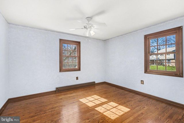 2 PLYMOUTH CIR, Hershey, PA 17033