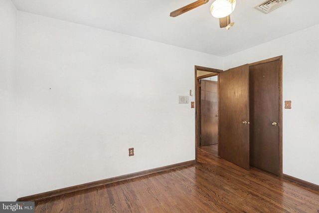 2 PLYMOUTH CIR, Hershey, PA 17033