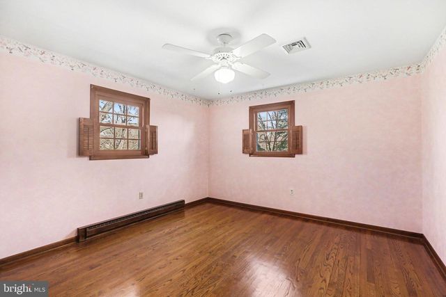 2 PLYMOUTH CIR, Hershey, PA 17033