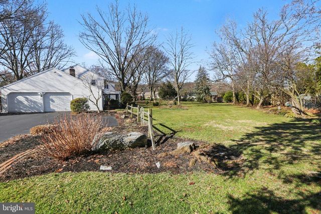 2 PLYMOUTH CIR, Hershey, PA 17033