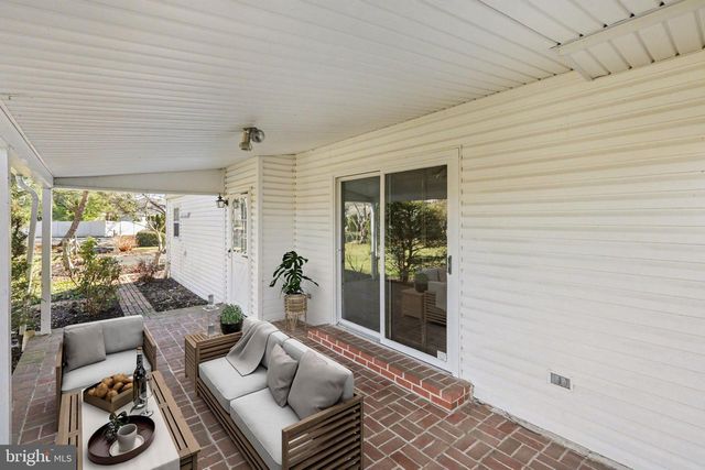 2 PLYMOUTH CIR, Hershey, PA 17033