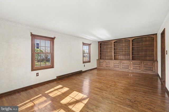 2 PLYMOUTH CIR, Hershey, PA 17033