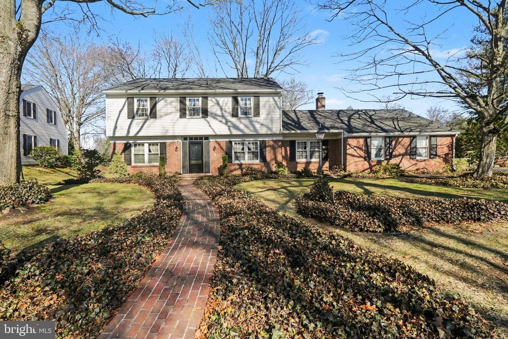 2 PLYMOUTH CIR, Hershey, PA 17033