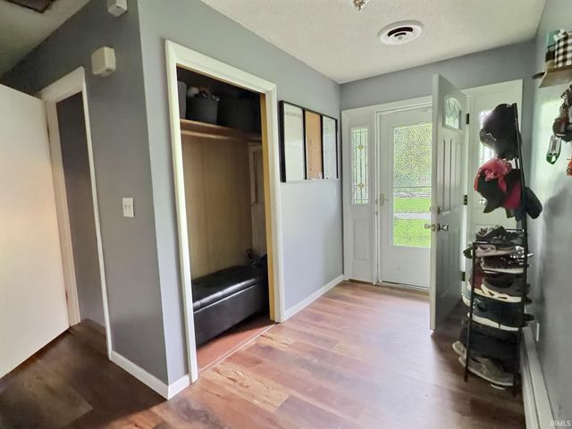 10520 W SR 32, Yorktown, IN 47396