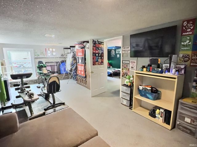 10520 W SR 32, Yorktown, IN 47396