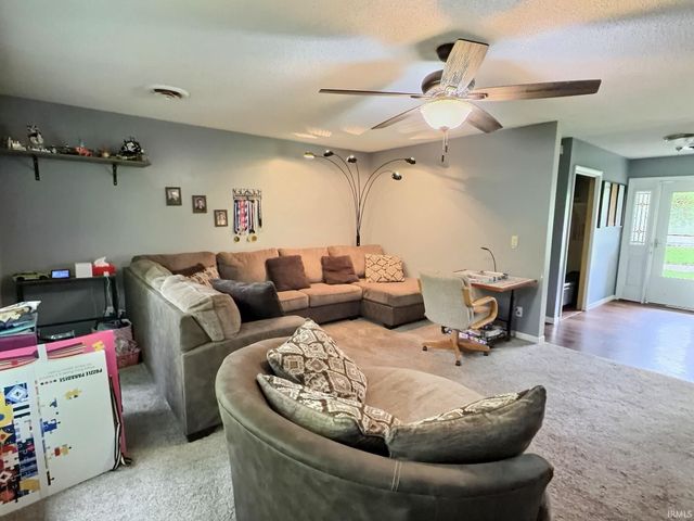 10520 W SR 32, Yorktown, IN 47396