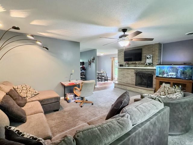 10520 W SR 32, Yorktown, IN 47396