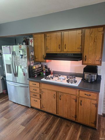 10520 W SR 32, Yorktown, IN 47396