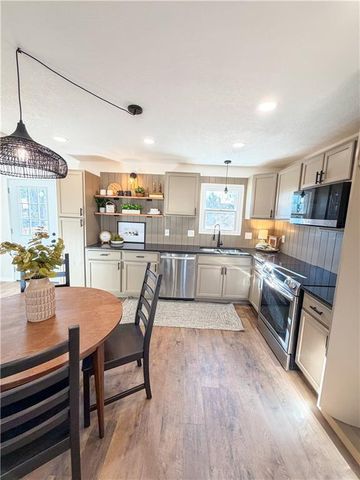 4823 NE 46th Street, Kansas City, MO 64117