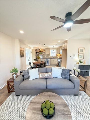 4823 NE 46th Street, Kansas City, MO 64117