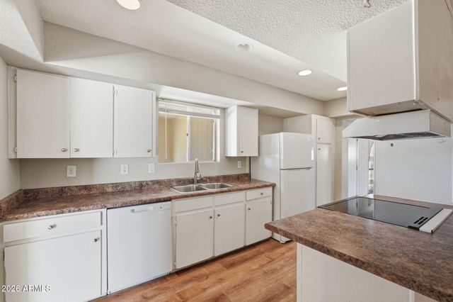 4028 W GARDENIA Avenue, Phoenix, AZ 85051