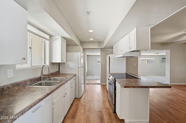 4028 W GARDENIA Avenue, Phoenix, AZ 85051