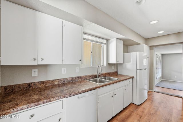 4028 W GARDENIA Avenue, Phoenix, AZ 85051