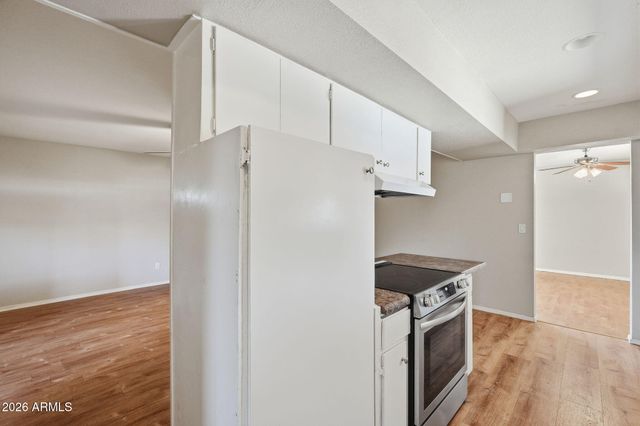 4028 W GARDENIA Avenue, Phoenix, AZ 85051