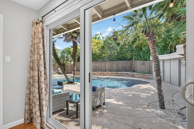 4620 Asheville Ct, Carmichael, CA 95608