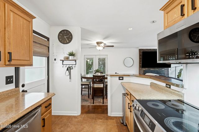 805 Adelaide Drive, Wilmington, NC 28412
