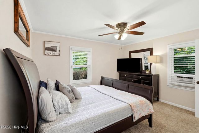 805 Adelaide Drive, Wilmington, NC 28412
