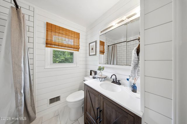805 Adelaide Drive, Wilmington, NC 28412