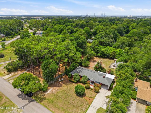 805 Adelaide Drive, Wilmington, NC 28412