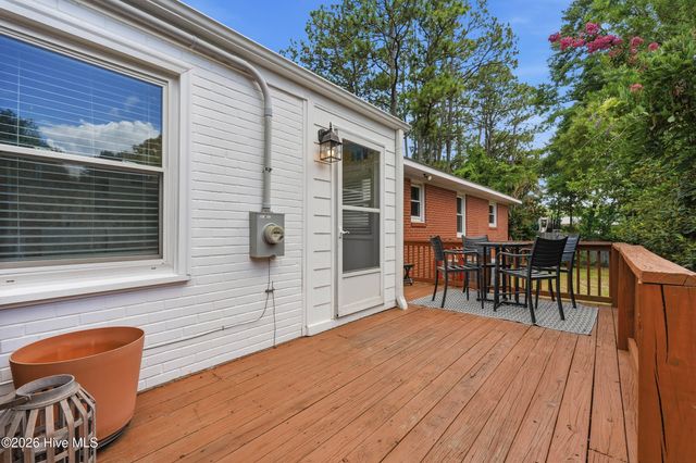805 Adelaide Drive, Wilmington, NC 28412