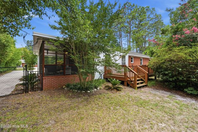 805 Adelaide Drive, Wilmington, NC 28412