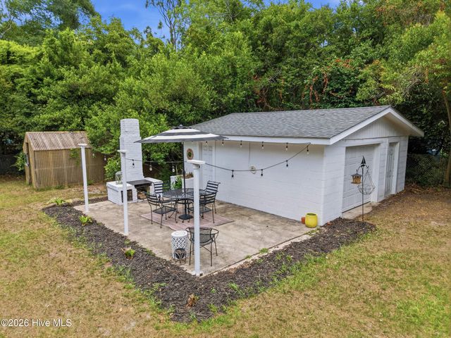805 Adelaide Drive, Wilmington, NC 28412
