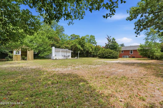 805 Adelaide Drive, Wilmington, NC 28412