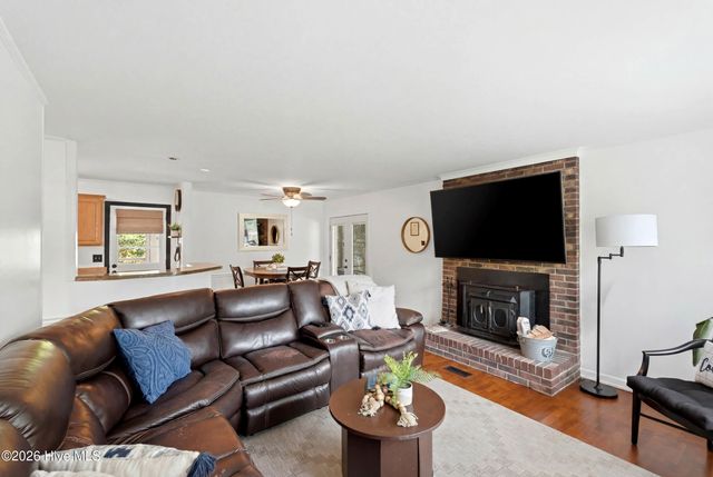 805 Adelaide Drive, Wilmington, NC 28412