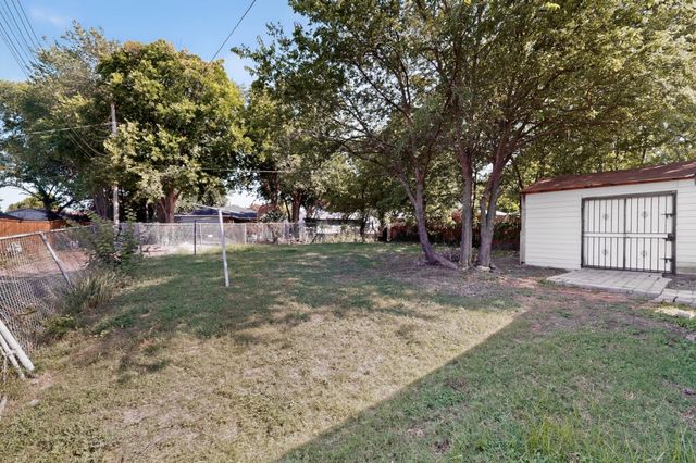 3846 Happy Canyon Drive, Dallas, TX 75241