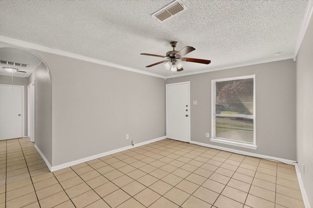 3846 Happy Canyon Drive, Dallas, TX 75241