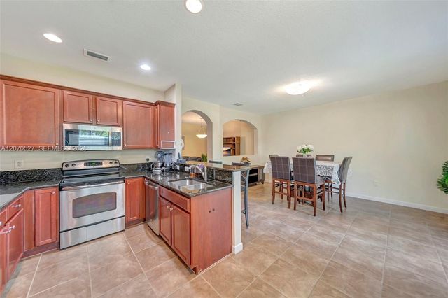 12434 NW Emerald Creek Manor, Plantation, FL 33325