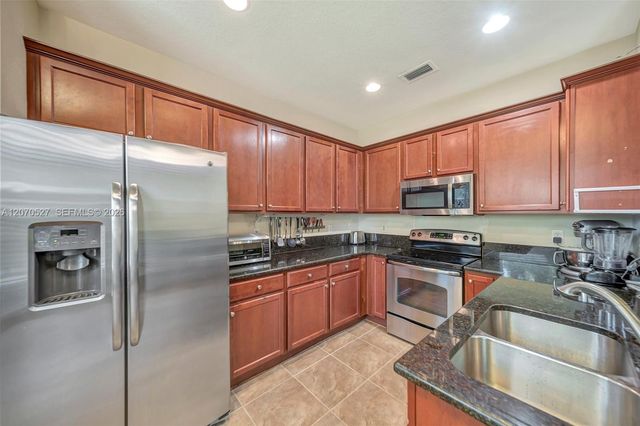 12434 NW Emerald Creek Manor, Plantation, FL 33325