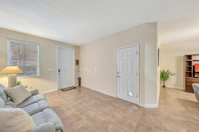 12434 NW Emerald Creek Manor, Plantation, FL 33325